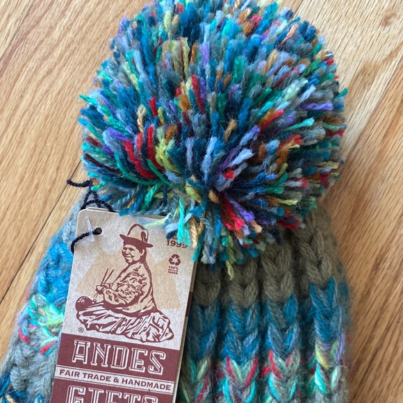 ANDES Fair Trade & Handmade HAT - Picture 4 of 10
